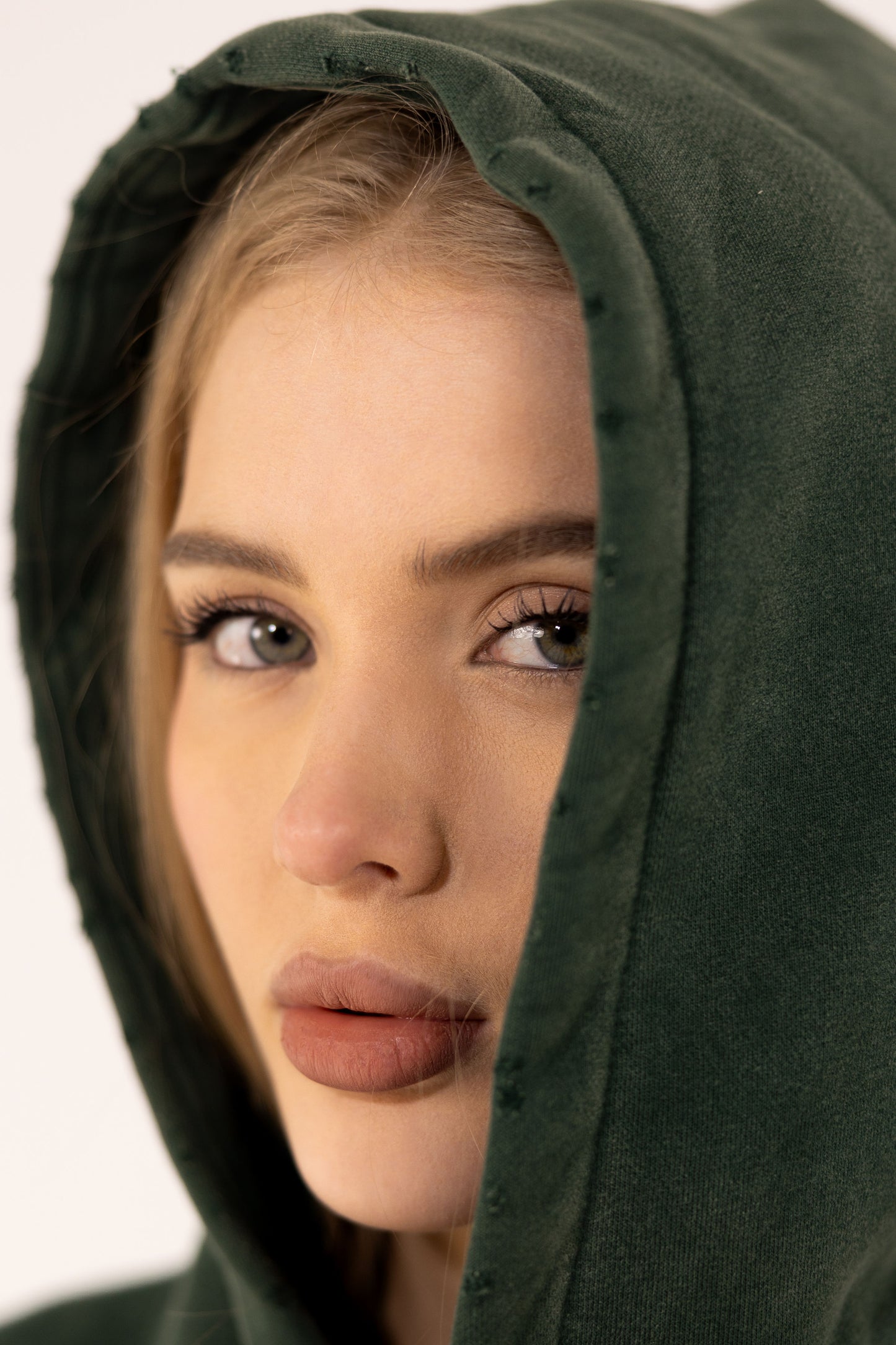 (F) HOODIE WASHED - DARK GREEN